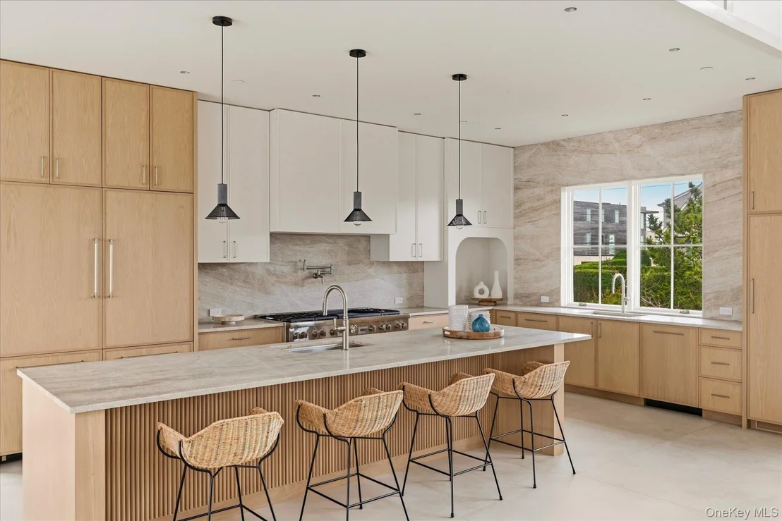 Photo of 498 Dune Road