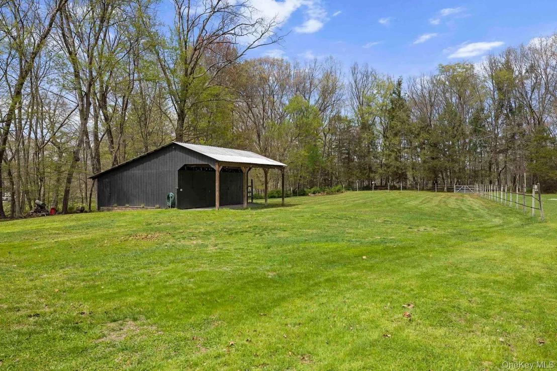 Photo of 452 Mountain Road