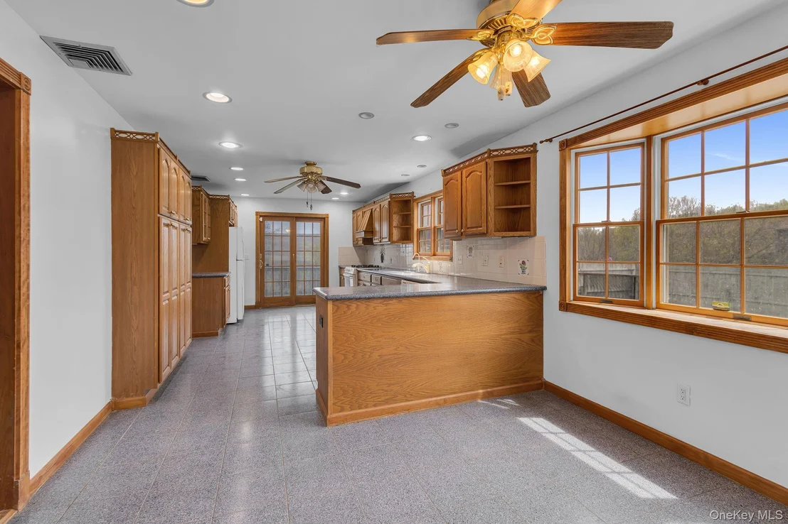Photo of 172 Cornwall Hill Road
