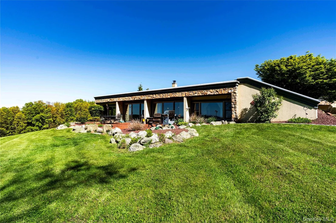 Photo of 115 N Smith Road