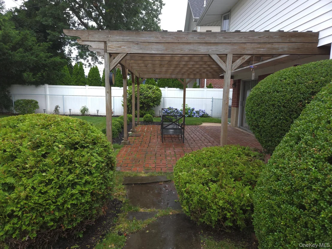 Photo of 51 Eileen Avenue