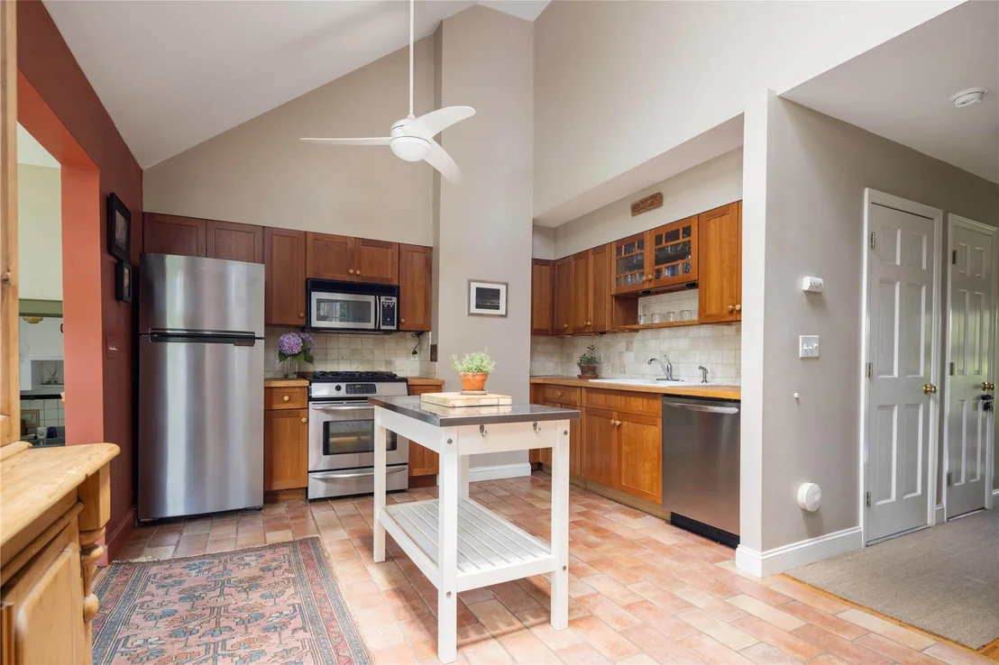 Photo of 2860 Pine Tree Road