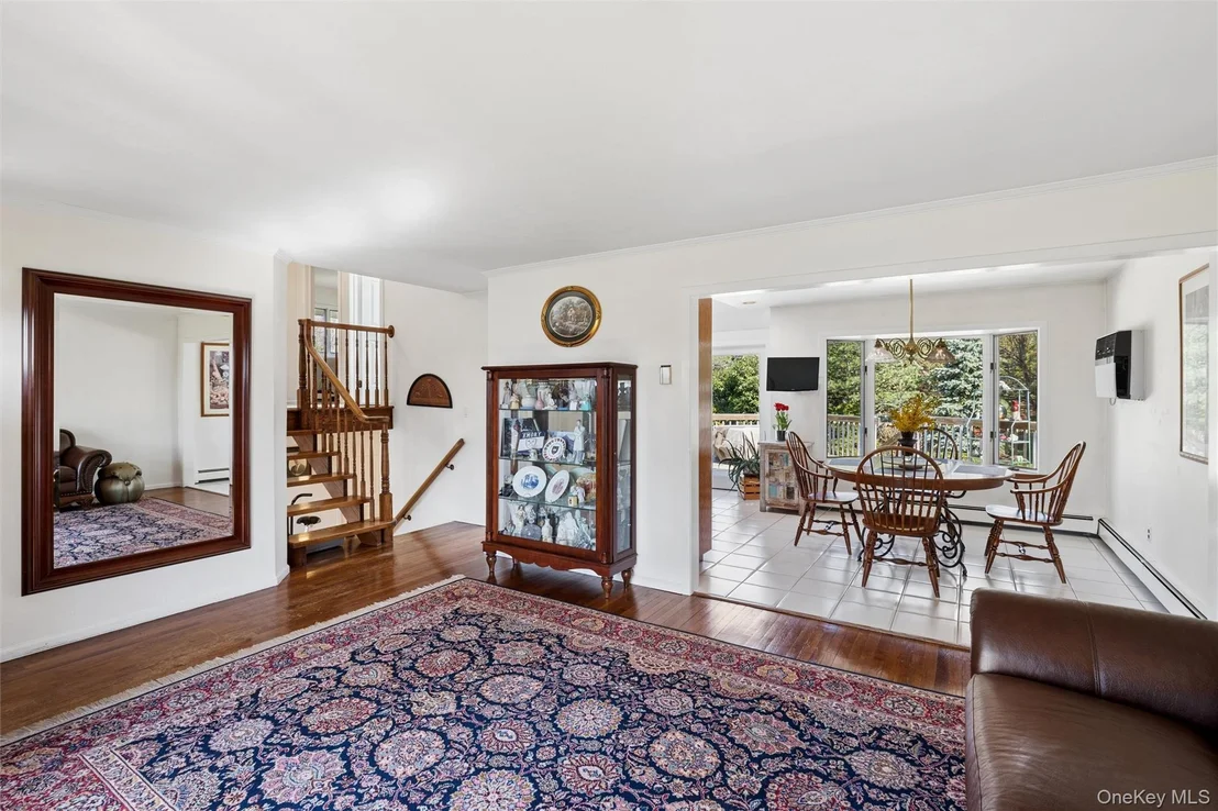 Photo of 48 Roxbury Drive