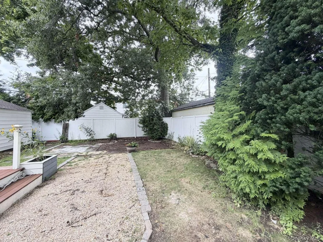 Photo of 20 Iris Avenue