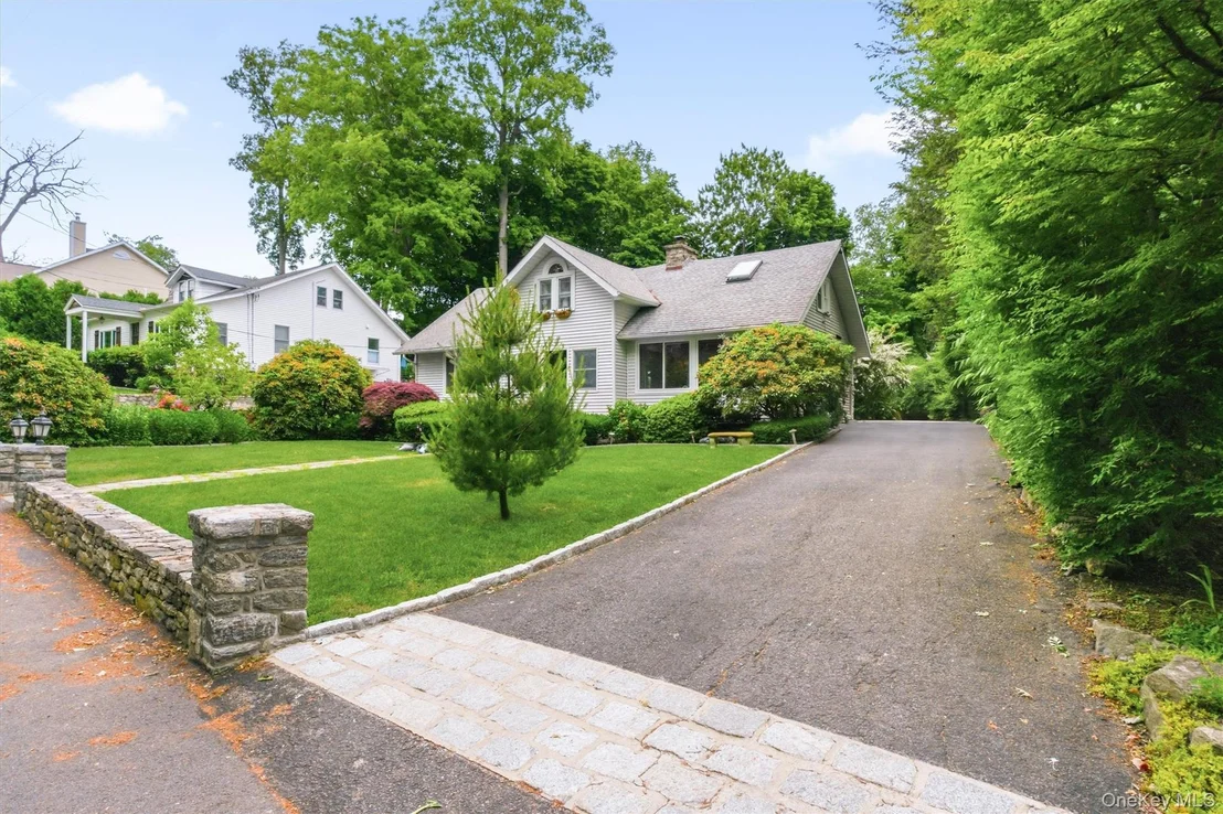 Photo of 24 Tamarack Road