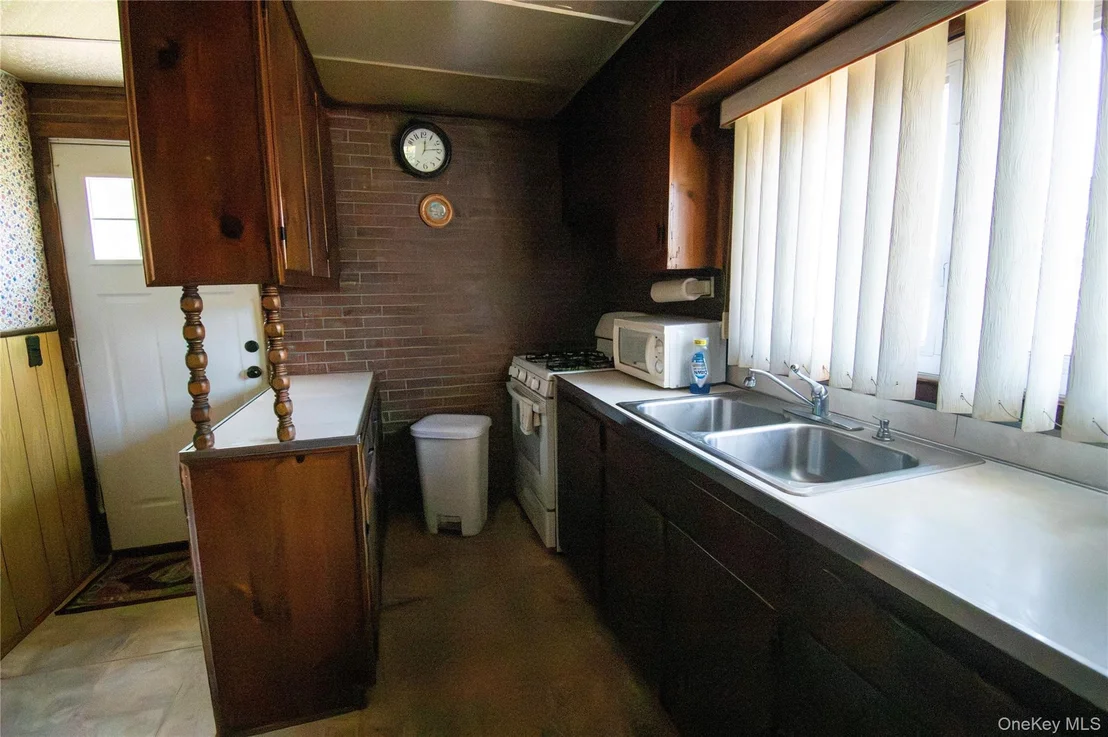 Photo of 2415 Gale Avenue