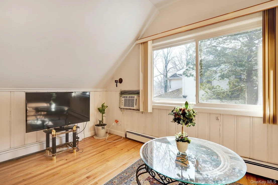 Photo of 69A Warwick Road