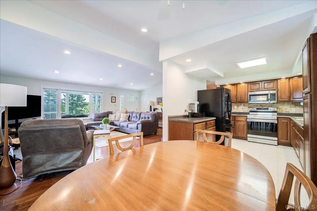 Photo of 553 Lake Road