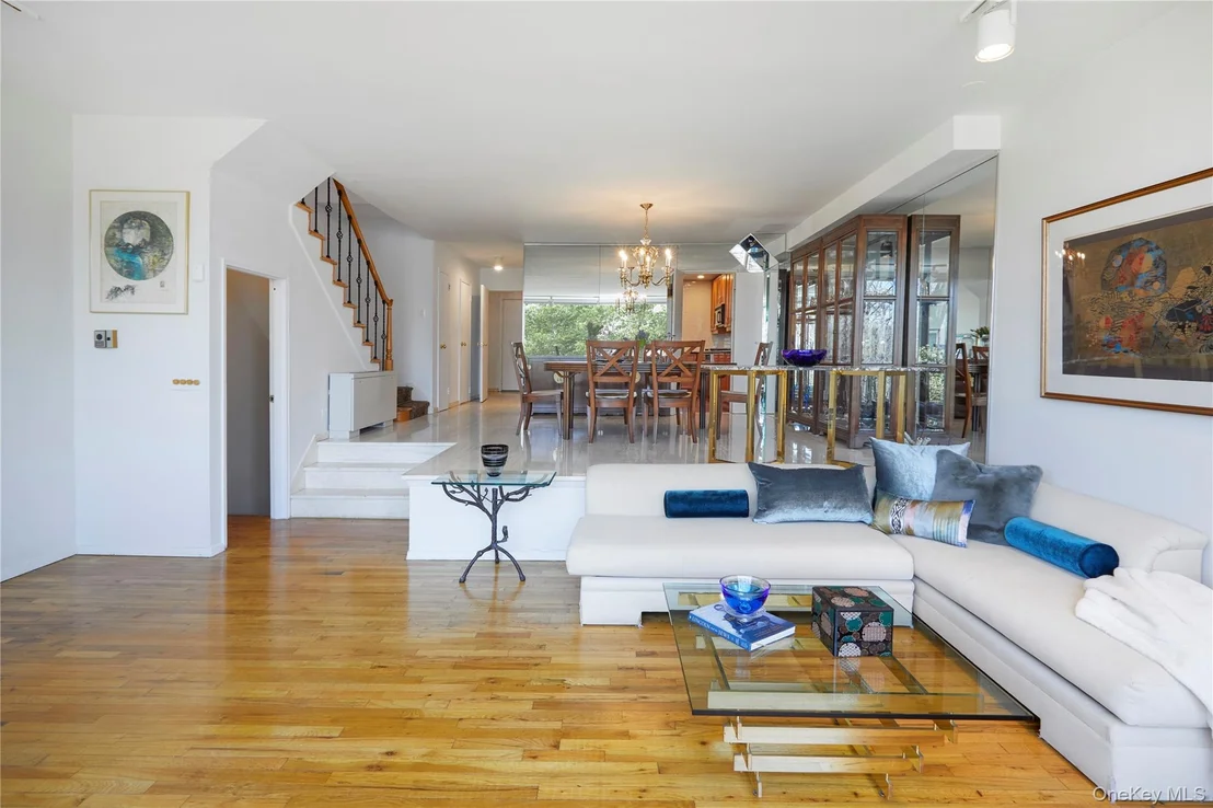 Photo of 4425 Douglas Avenue