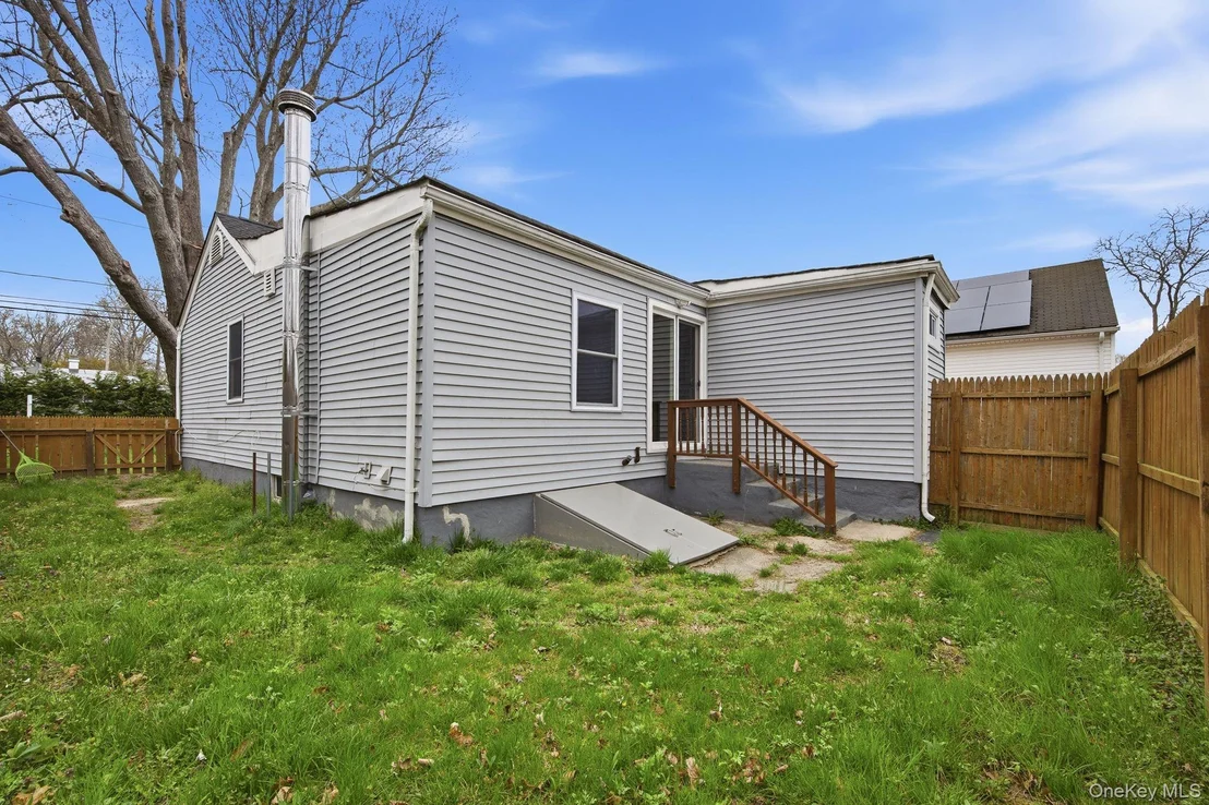 Photo of 36 Edgewater Drive