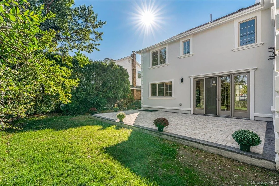 Photo of 740 Willow Road