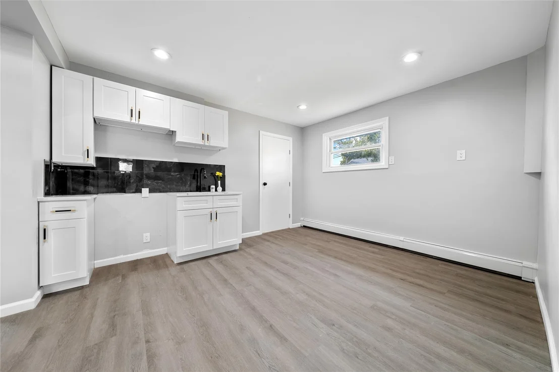 Photo of 38 Moffitt Boulevard