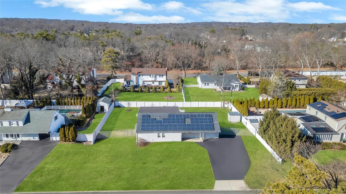 Photo of 41 Lakeside Drive