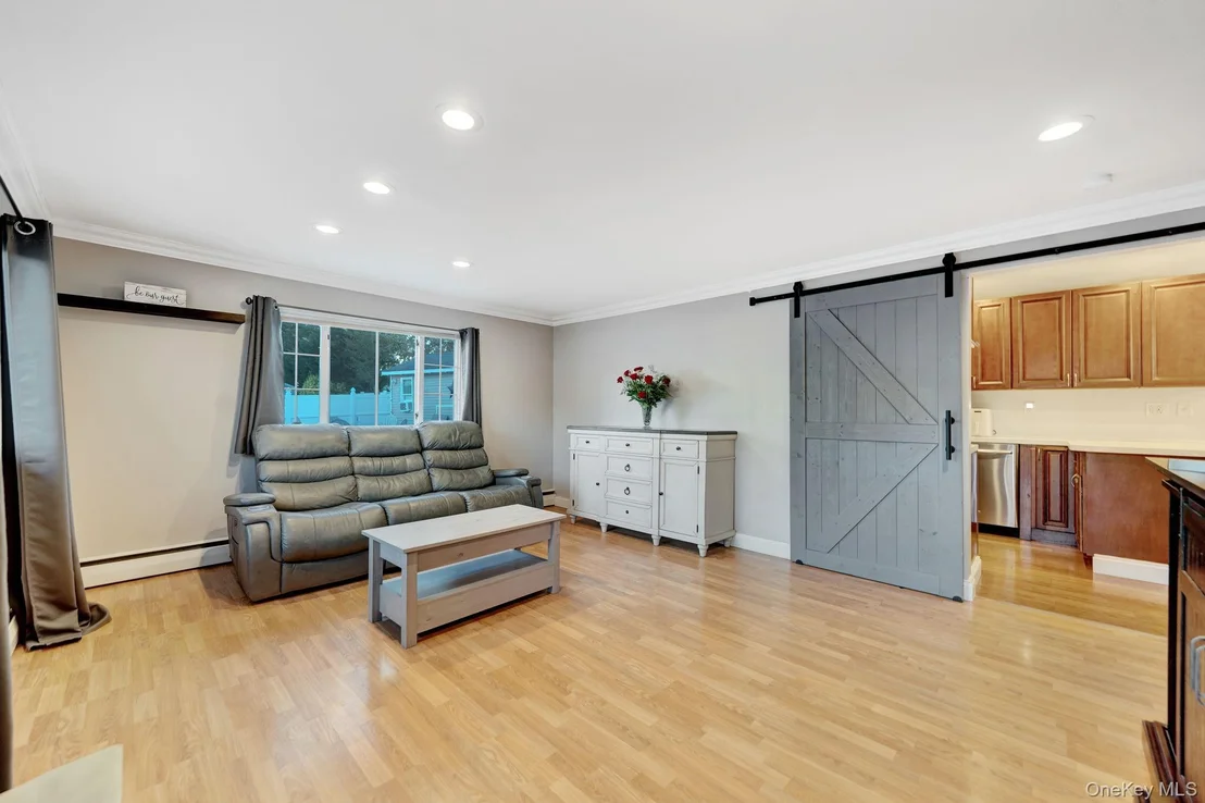 Photo of 629 East Drive