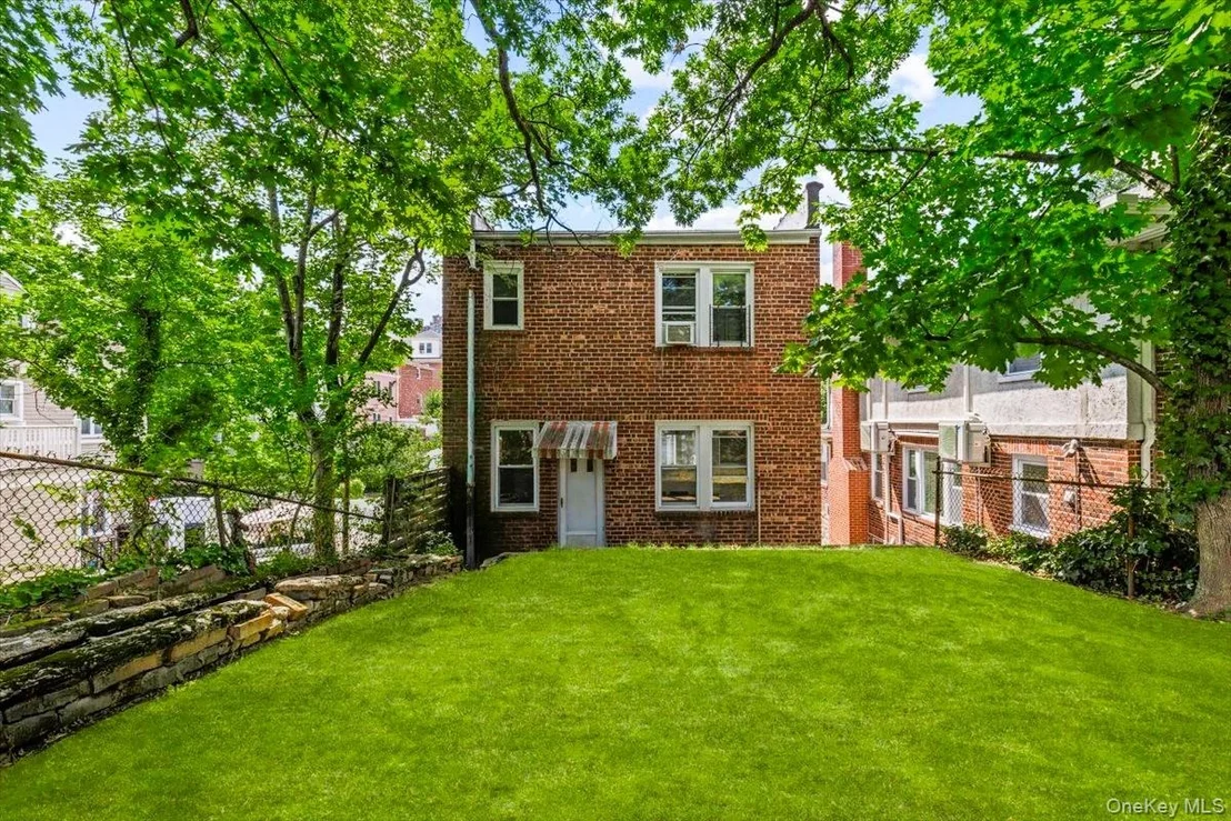 Photo of 6112 Fieldston Road