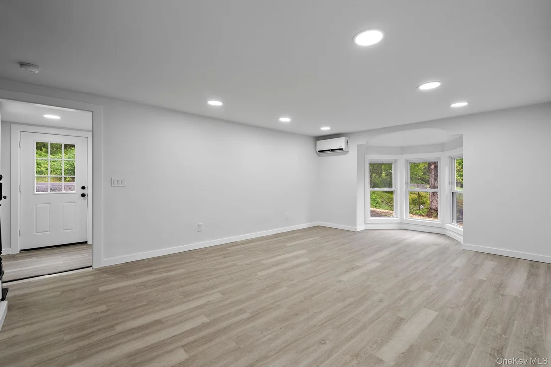 Photo of 43 Highland Lake Road