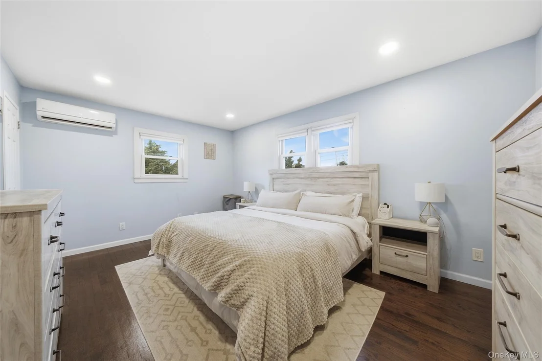 Photo of 32 Beachwood Drive