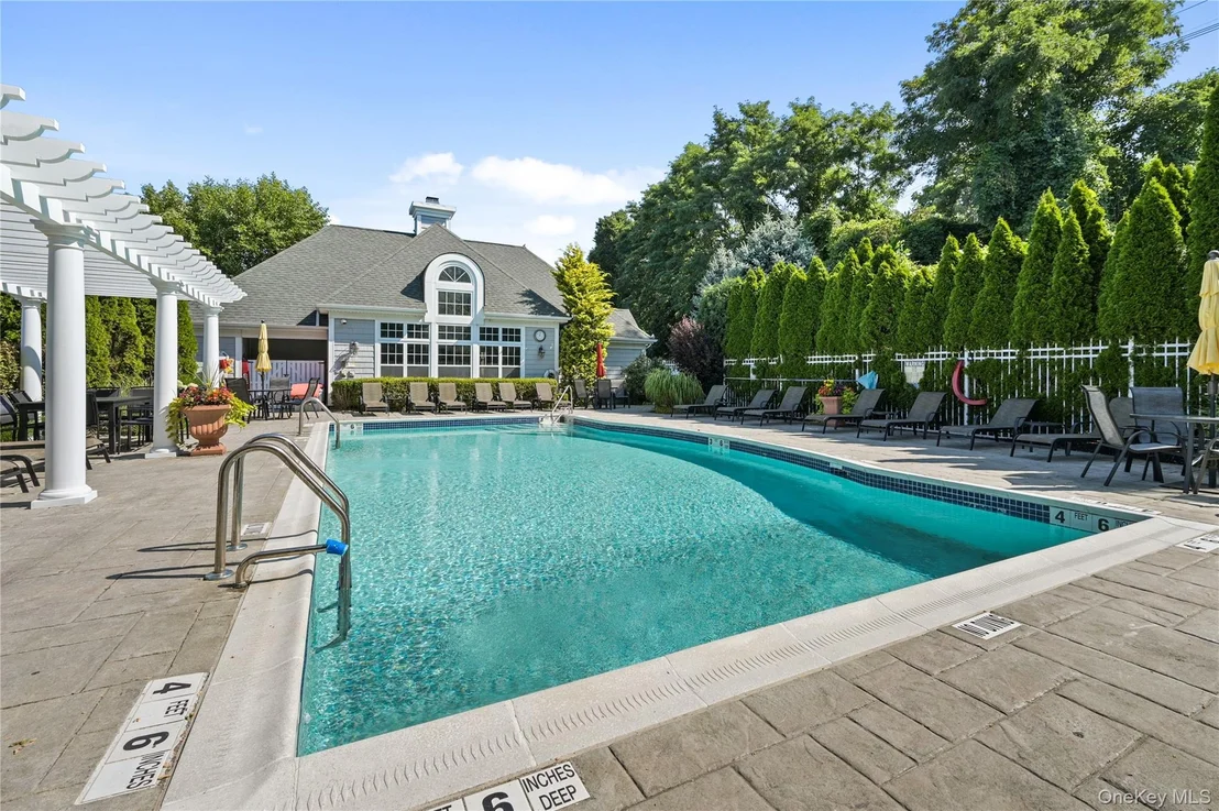 Photo of 310 Bridgeview Drive