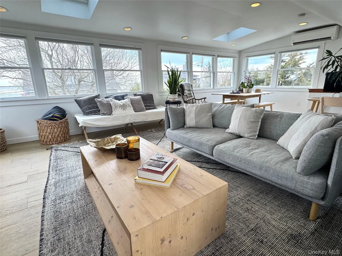 Photo of 106 Oak Beach Road