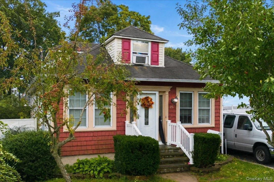 Photo of 25 3rd Avenue