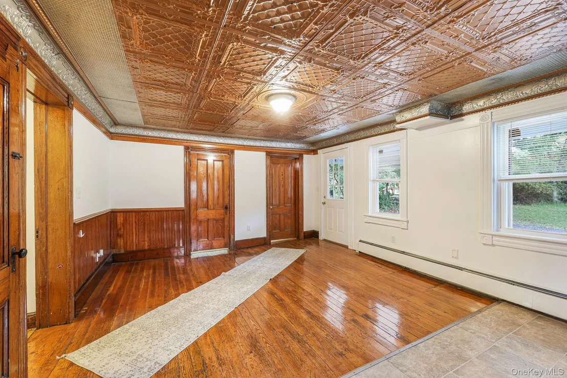 Photo of 708 Burlingham Road