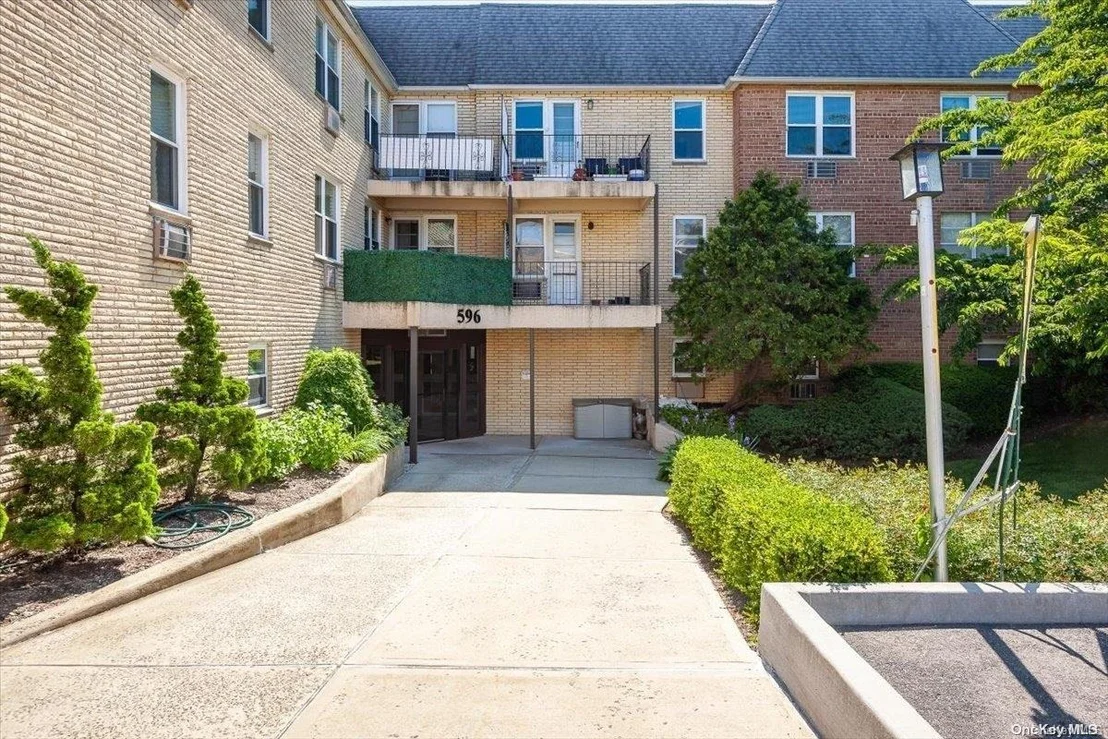Photo of Unit 19B at 596 Broadway