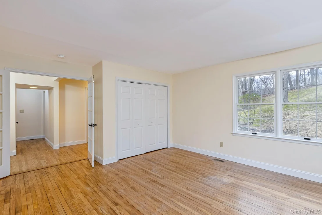 Photo of 451 River Road