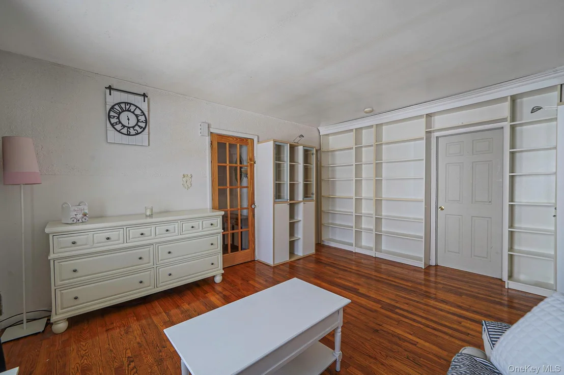 Photo of 74 Maple Avenue