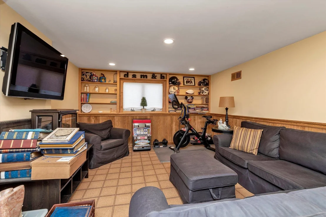 Photo of 18 Circle Drive