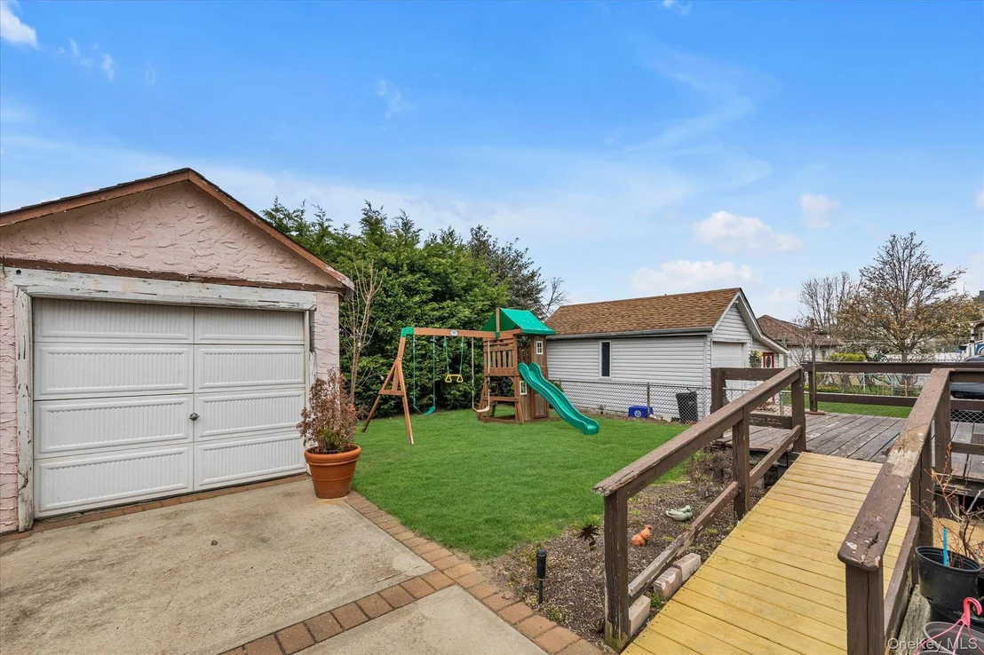 Photo of 3080 Roxbury Road