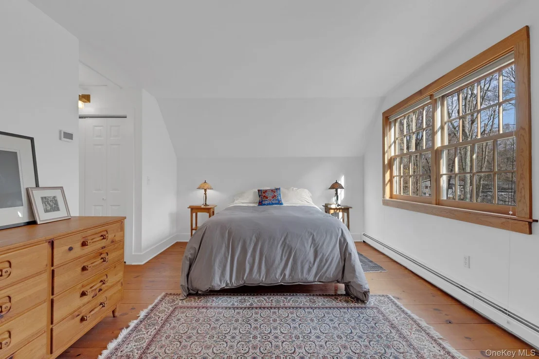 Photo of 331 Grape Hollow Road