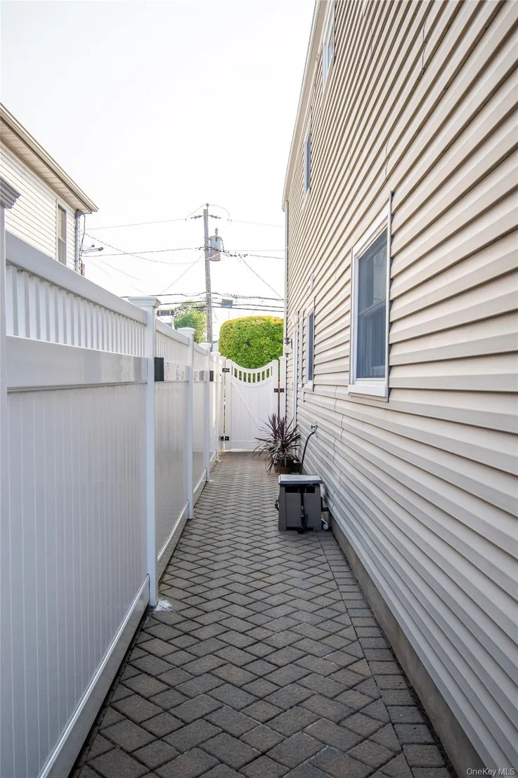Photo of 3345 Parkway Drive
