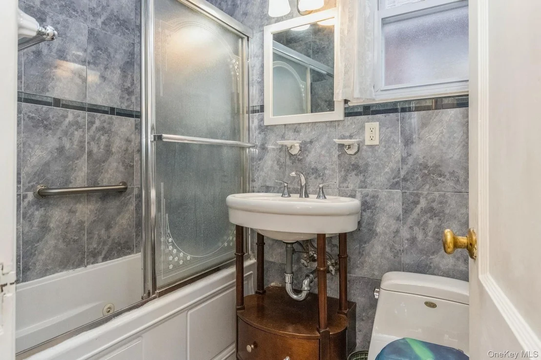 Photo of 4121 Grace Avenue