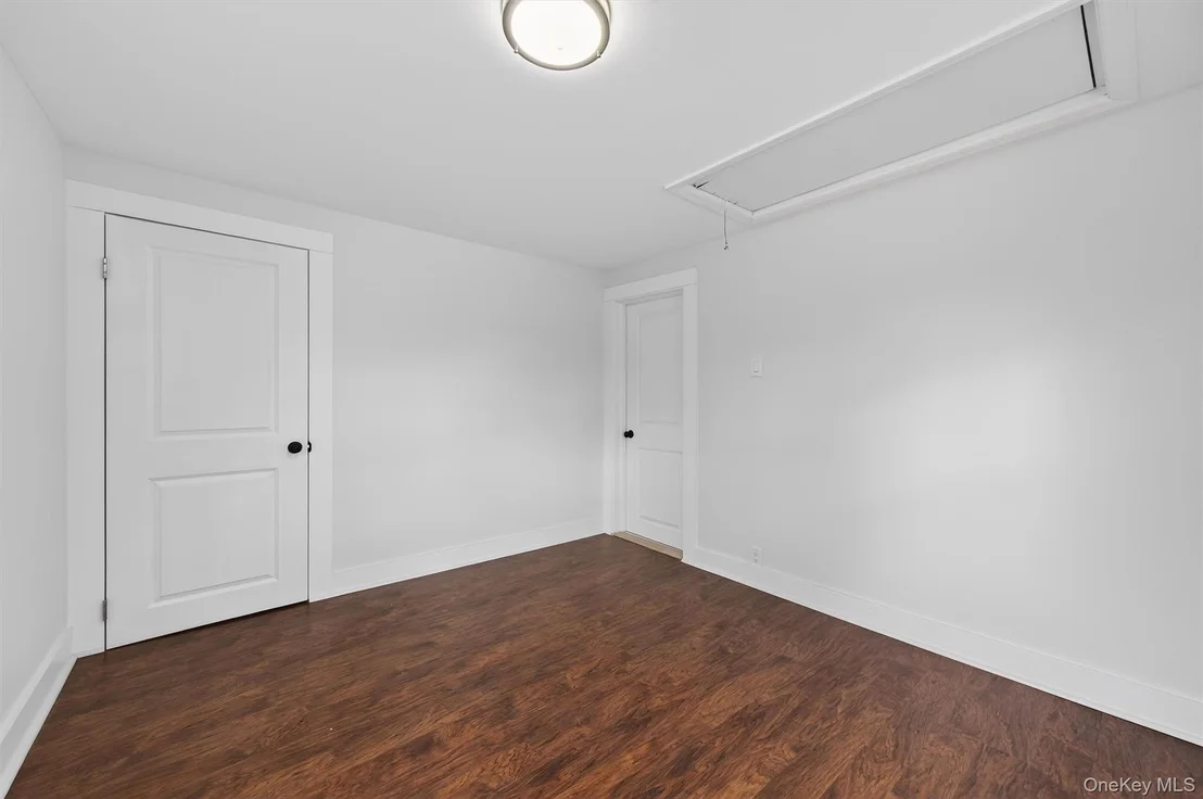 Photo of 8 Lawrence Lane