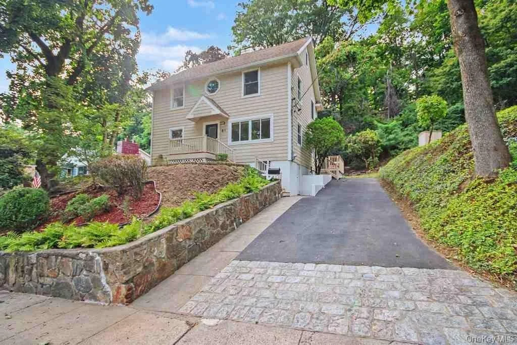 Photo of 81 Snowden Avenue