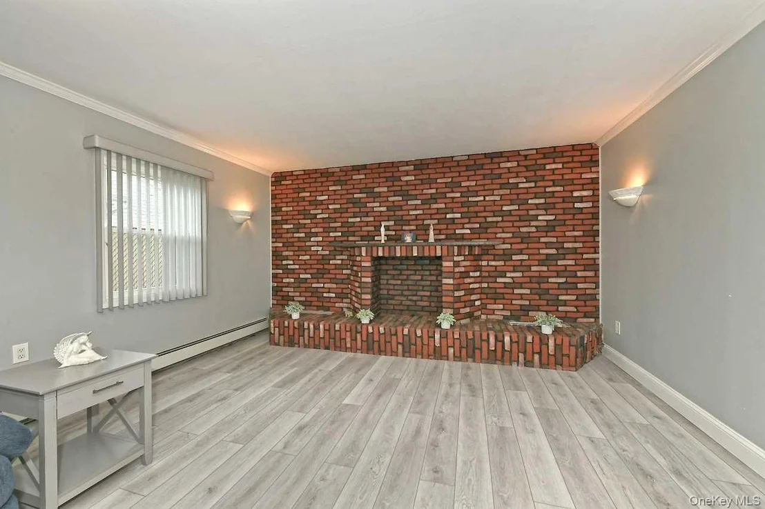 Photo of 203 Saddle Lane