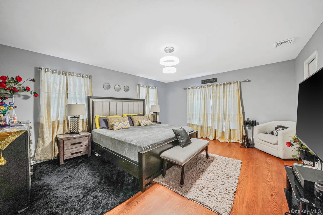 Photo of 2 Buchanan Avenue