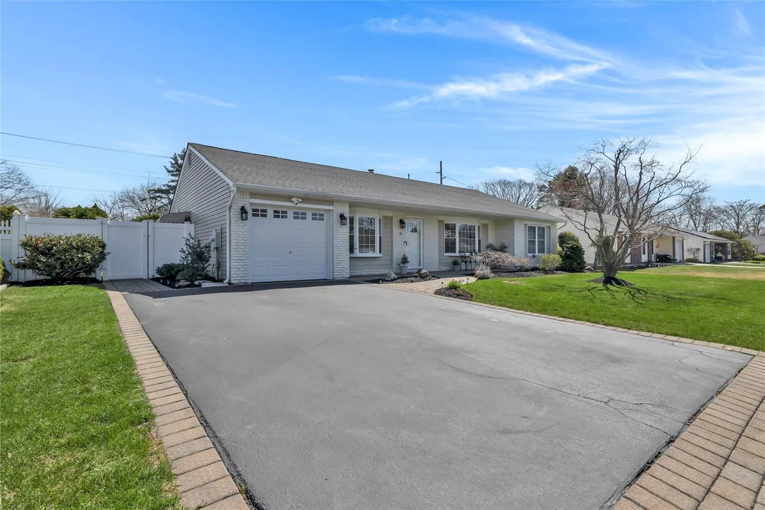 Photo of 76 Sequoia Way
