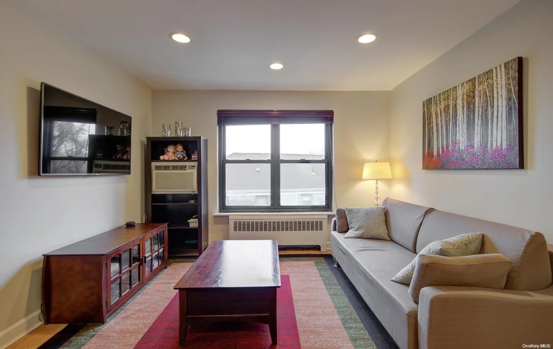 Photo of Unit 3B at 4 West Mill Drive