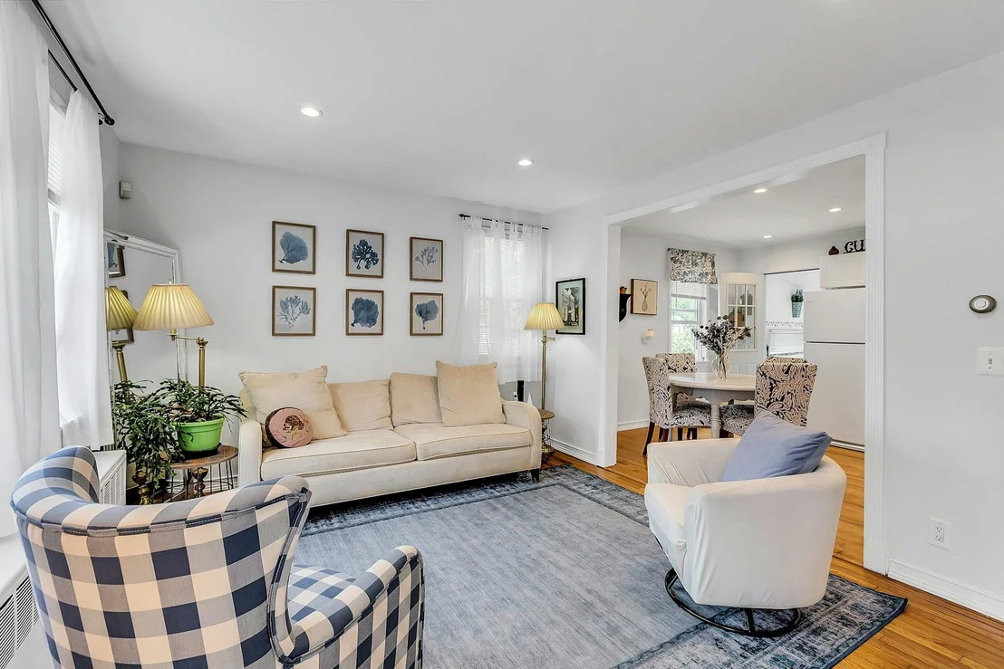 Photo of 15 Robbins Avenue