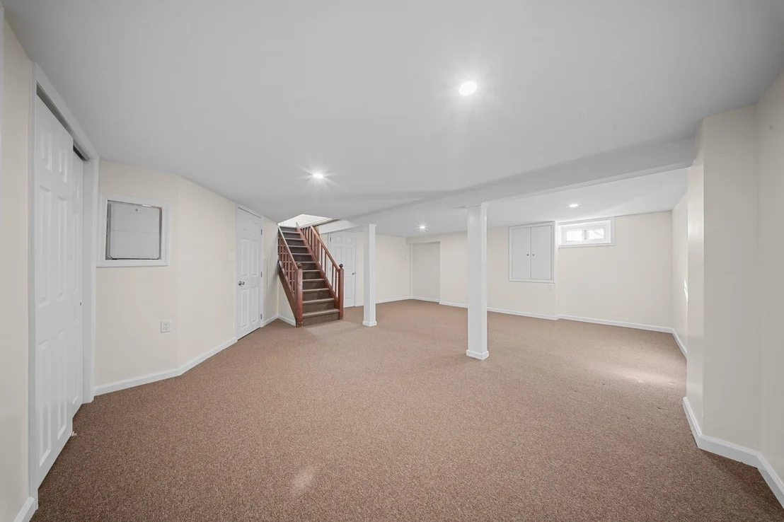 Photo of 855 Edward Street