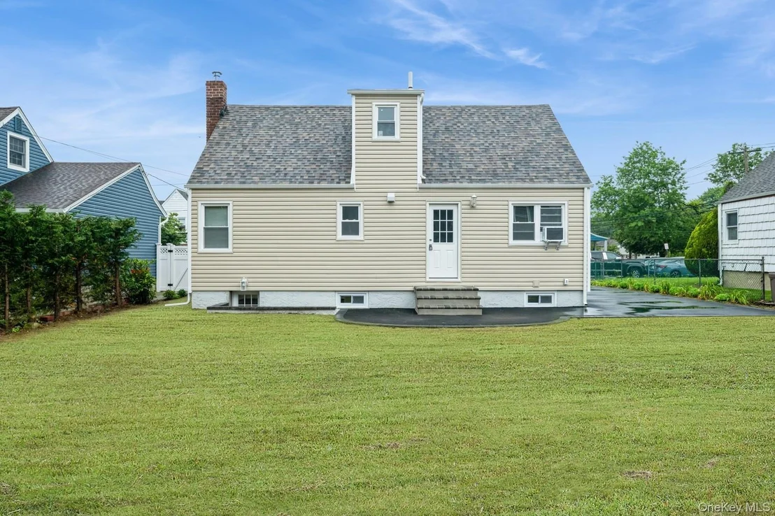 Photo of 1086 Lehman Road