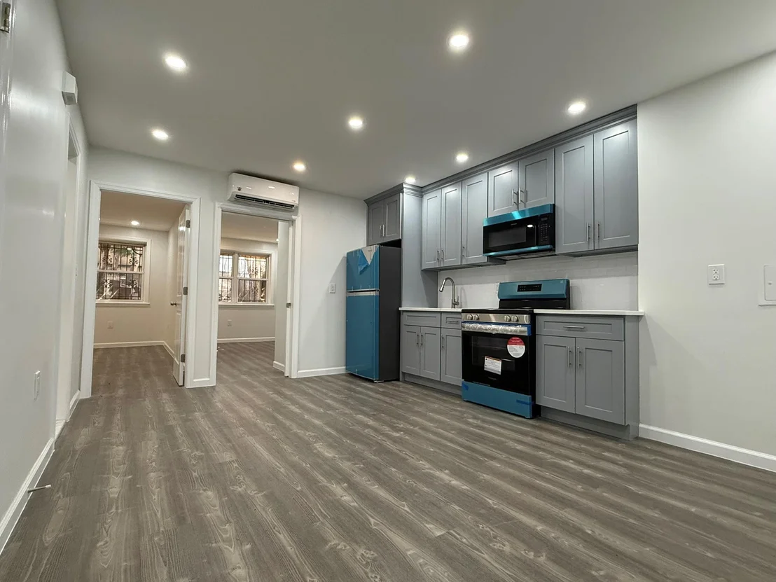 Photo of 3978 Carpenter Avenue