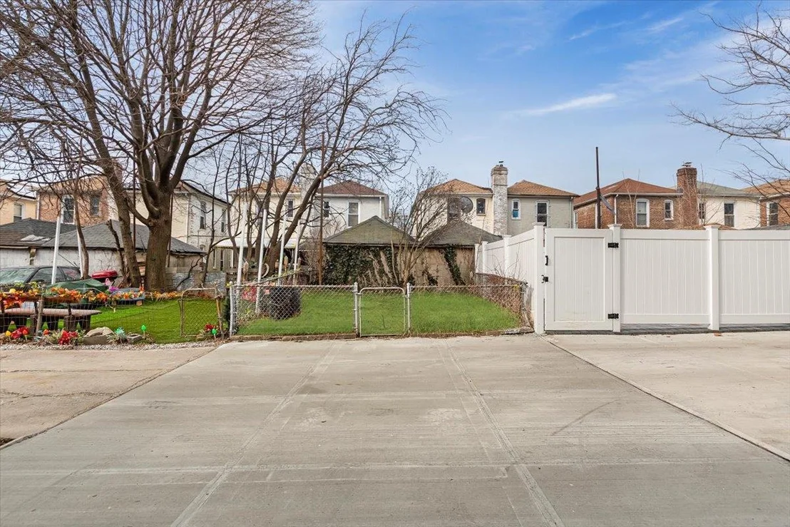 Photo of 3233 Corsa Avenue