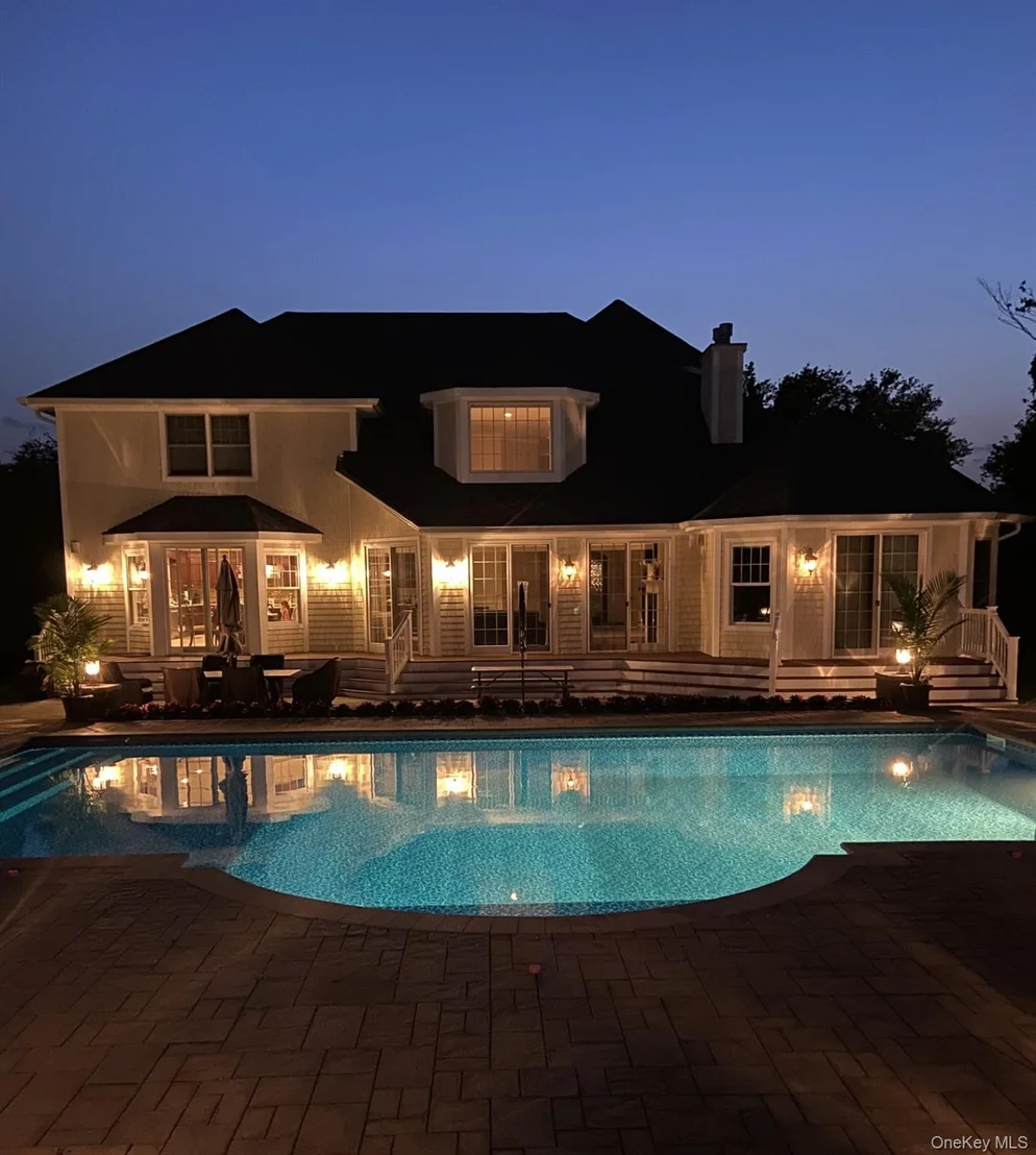 Photo of 65 W Bayberry Road