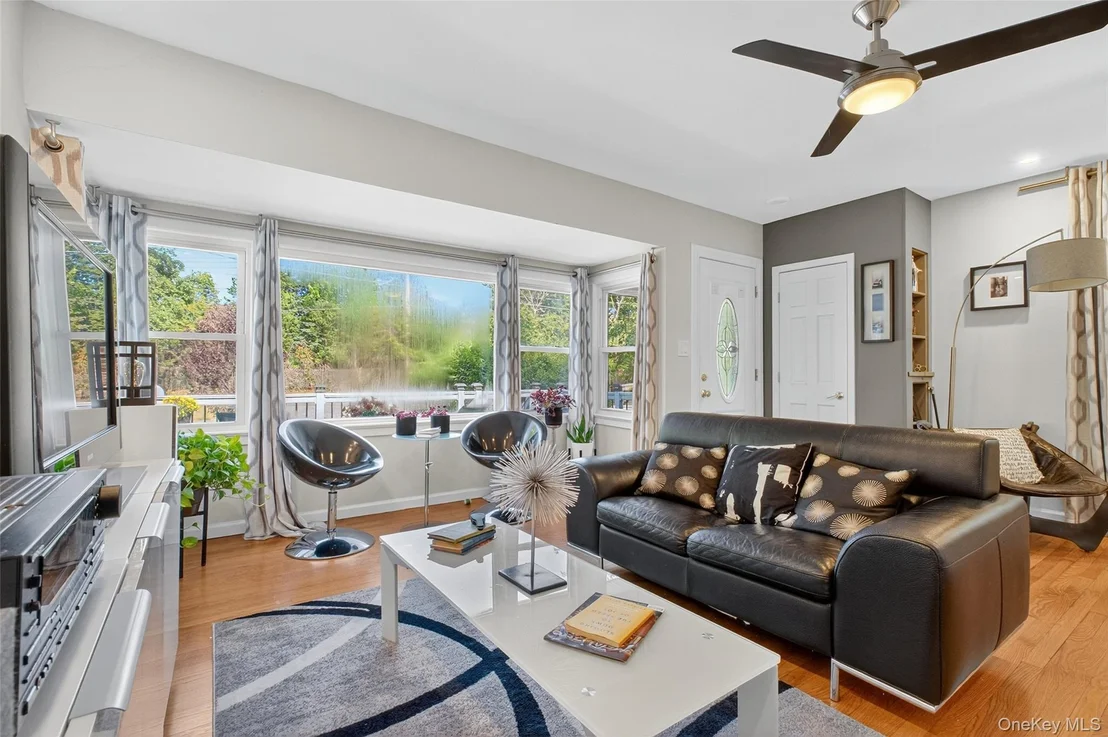 Photo of 105 Buckingham Avenue