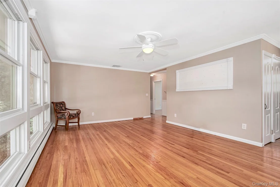 Photo of 121 Parkview Place
