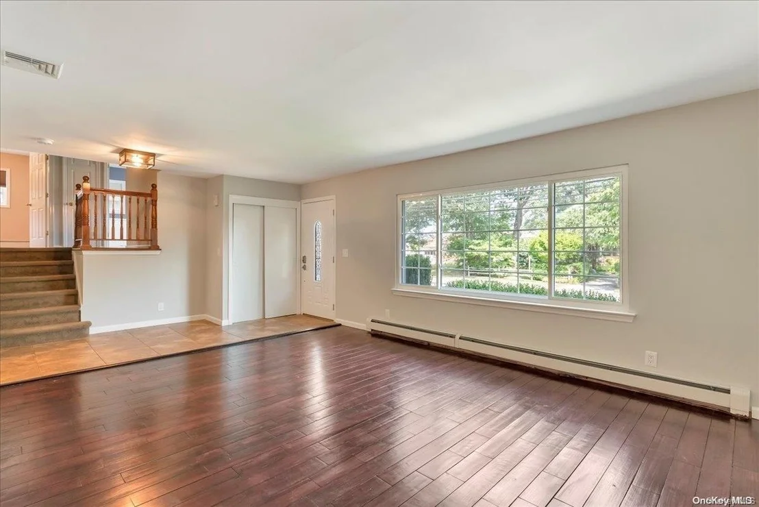 Photo of 67 Farmers Avenue
