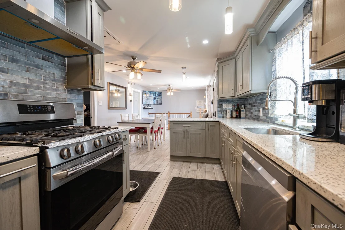 Photo of 13 E Walnut Street