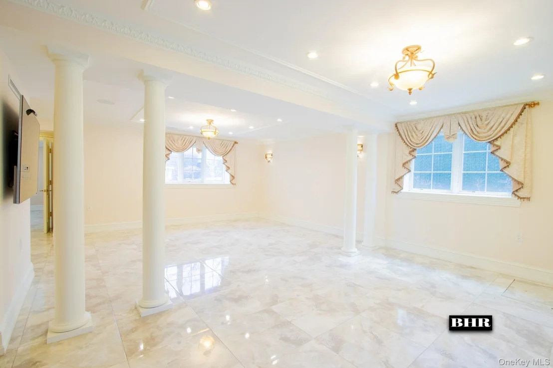 Photo of 4094 Ocean Avenue